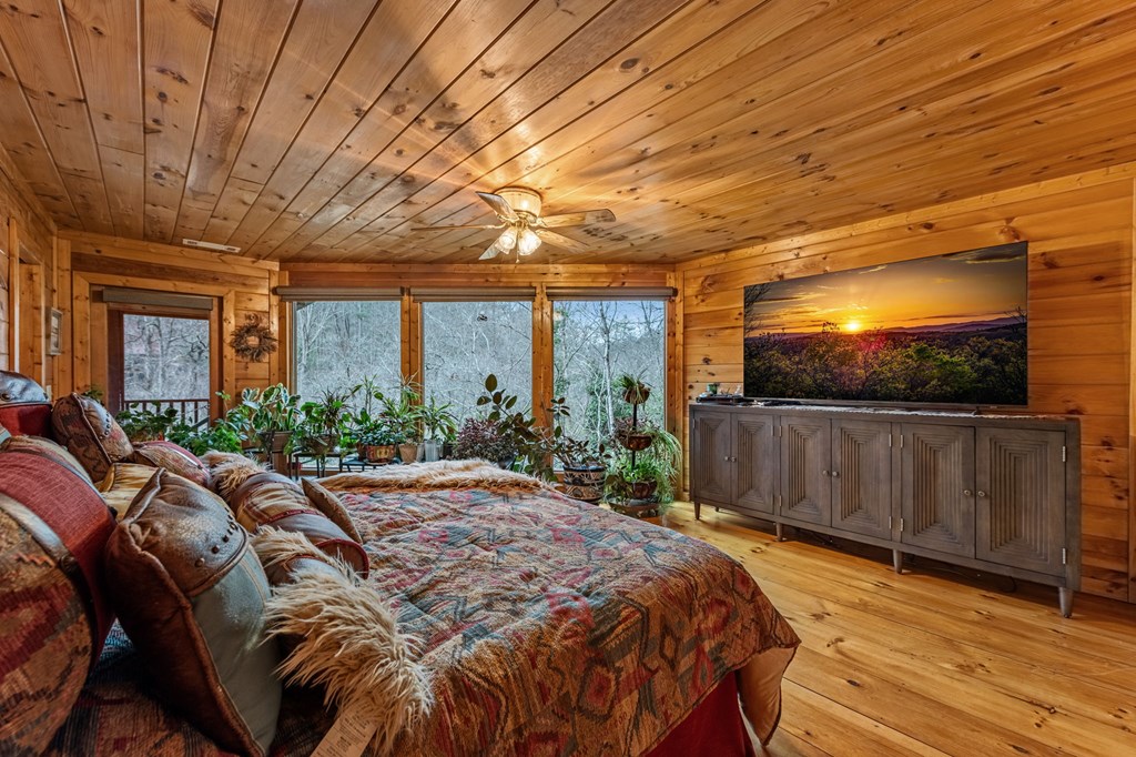 120 North Riverview Ln