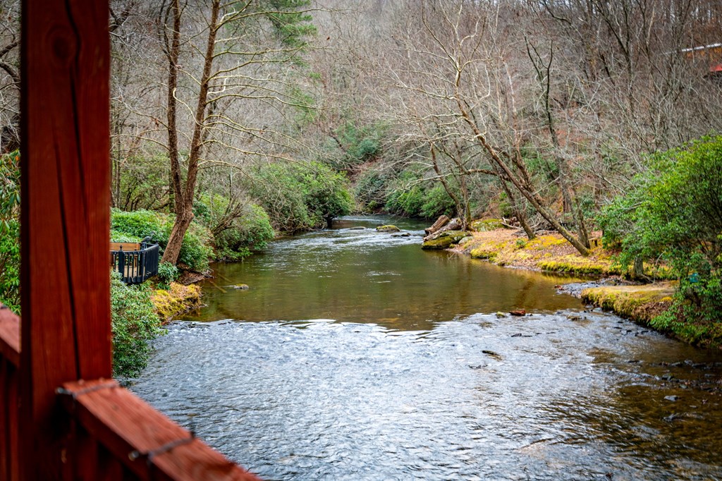 120 North Riverview Ln