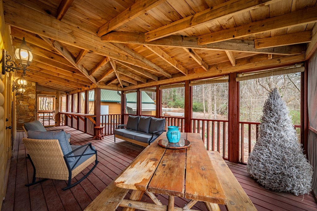 120 North Riverview Ln