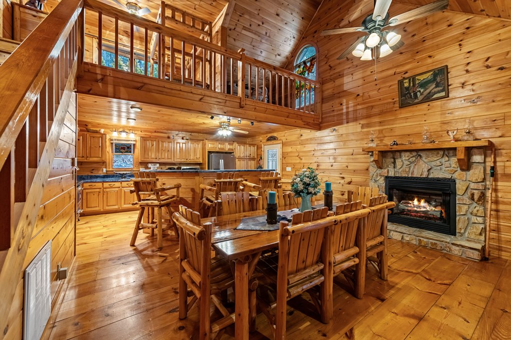 120 North Riverview Ln