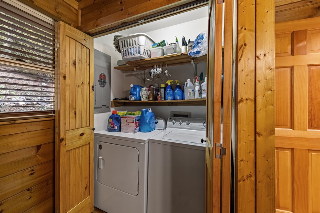 120 North Riverview Ln