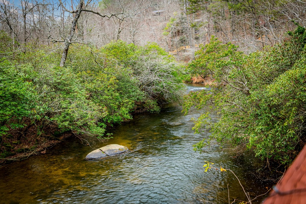 120 North Riverview Ln