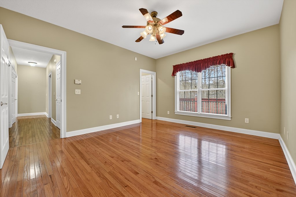 220 Oak Ridge Lane