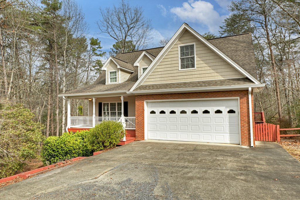 220 Oak Ridge Lane