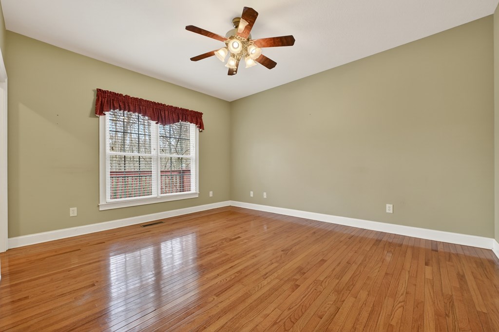 220 Oak Ridge Lane