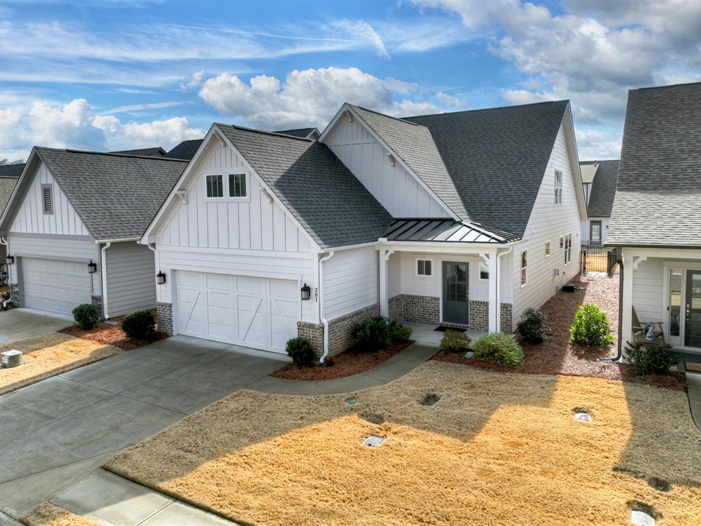 201 Mountain Boulevard