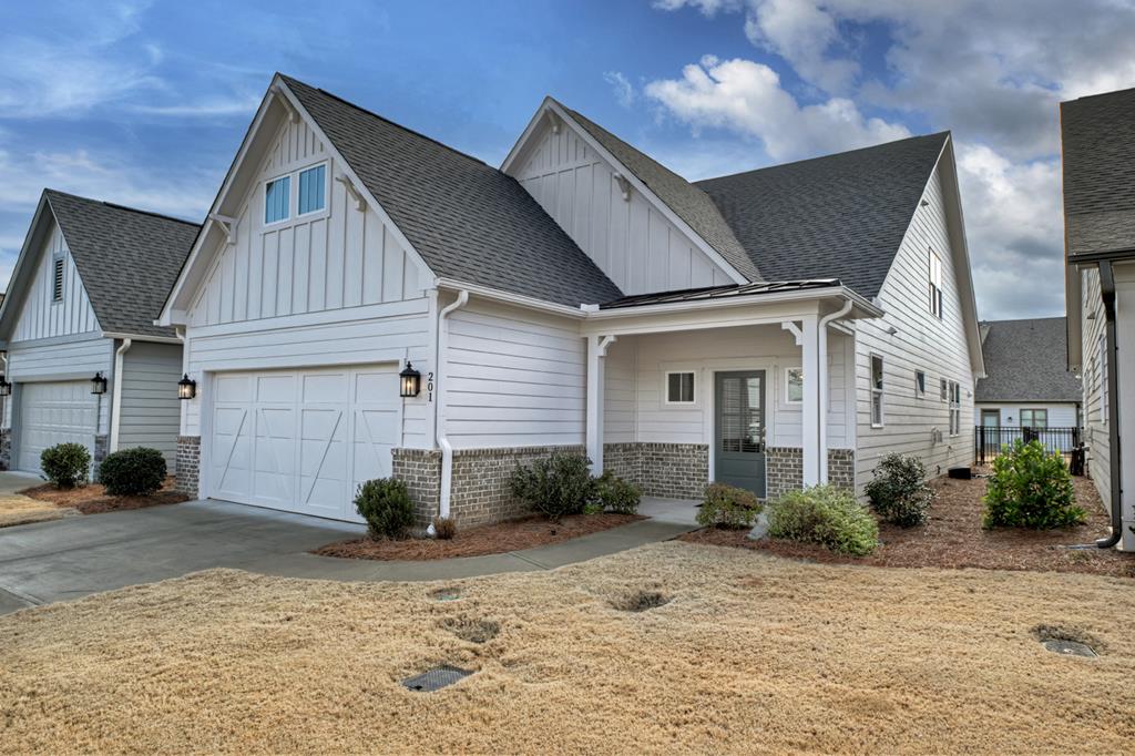 201 Mountain Boulevard