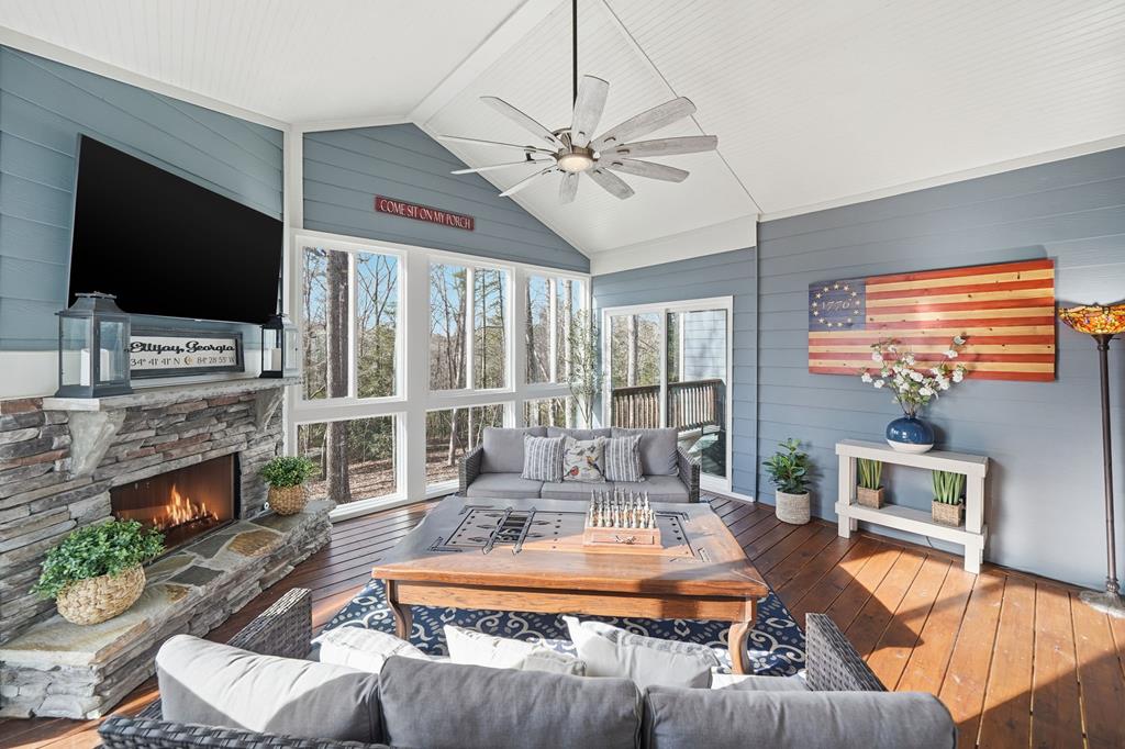 218 Highland Pointe Drive