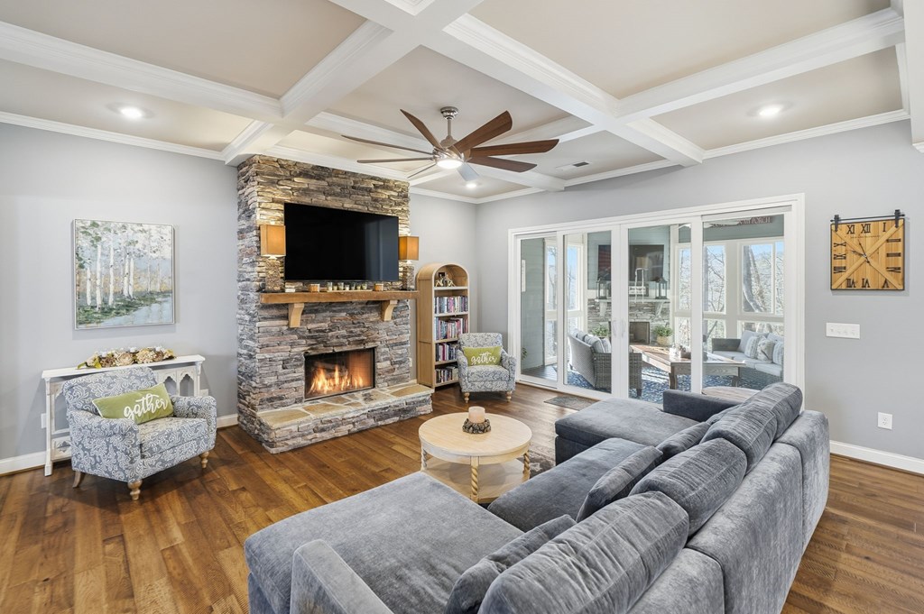 218 Highland Pointe Drive