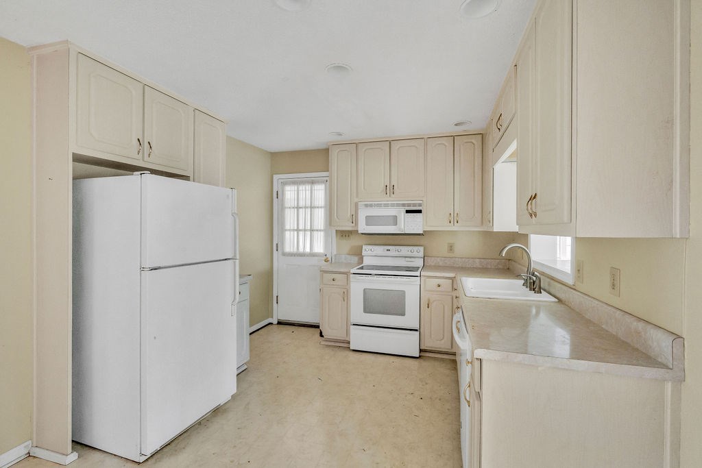 5300 Yellow Creek Road