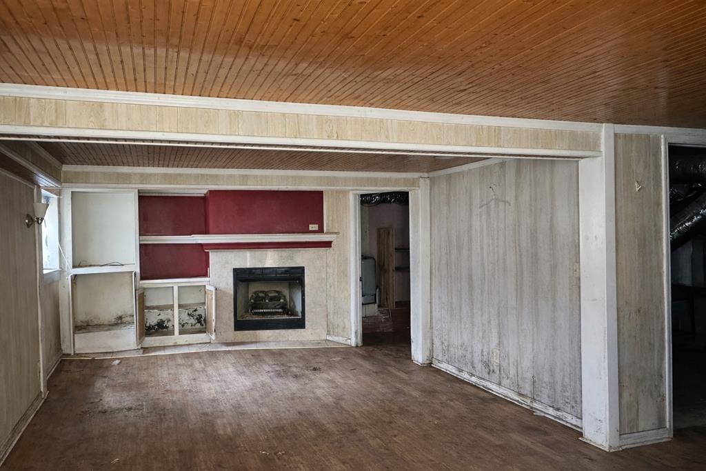 5300 Yellow Creek Road