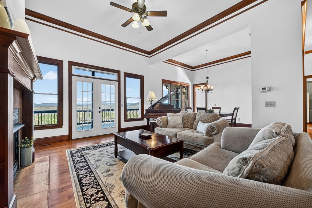 100 Fox Paw Leaf Court