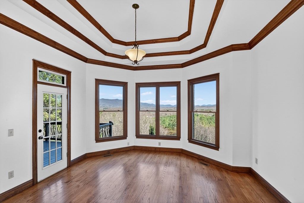 100 Fox Paw Leaf Court