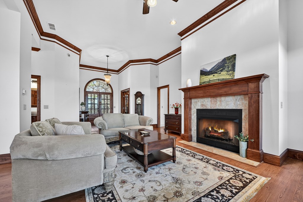 100 Fox Paw Leaf Court