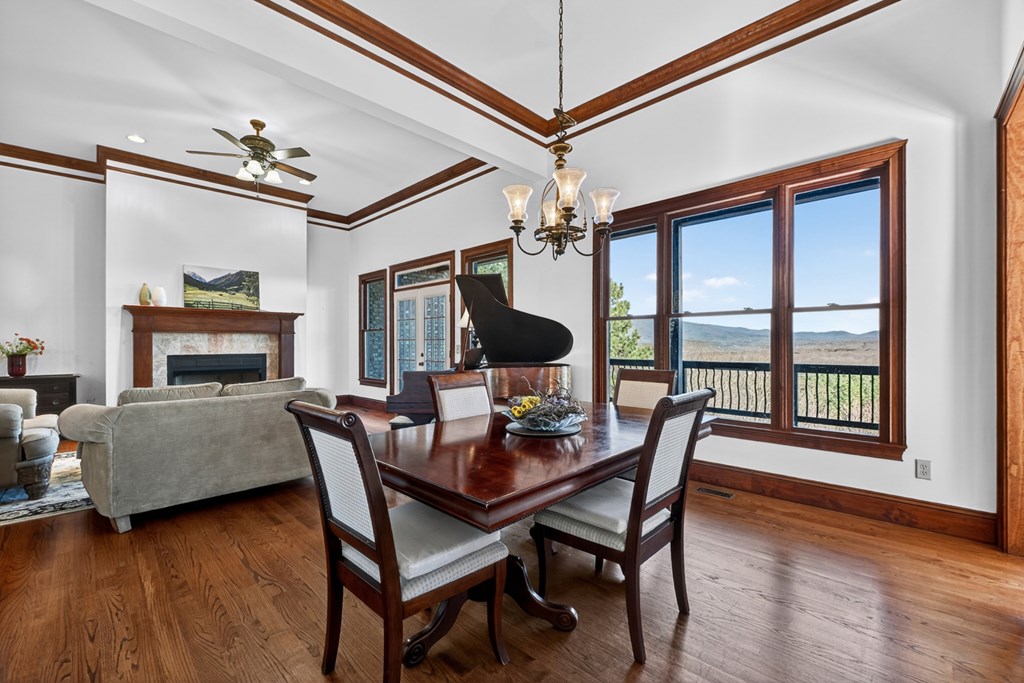 100 Fox Paw Leaf Court