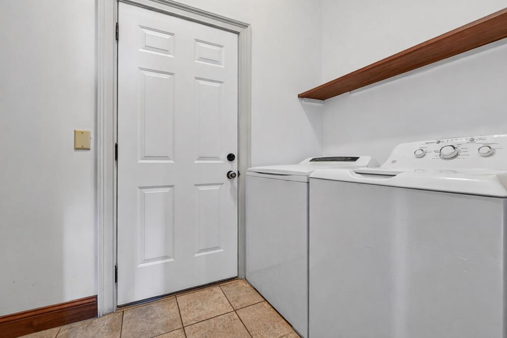 100 Fox Paw Leaf Court