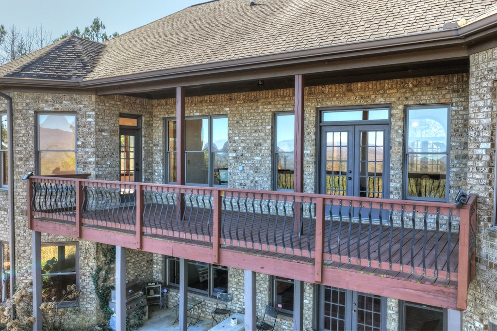 100 Fox Paw Leaf Court