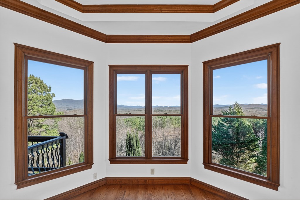 100 Fox Paw Leaf Court