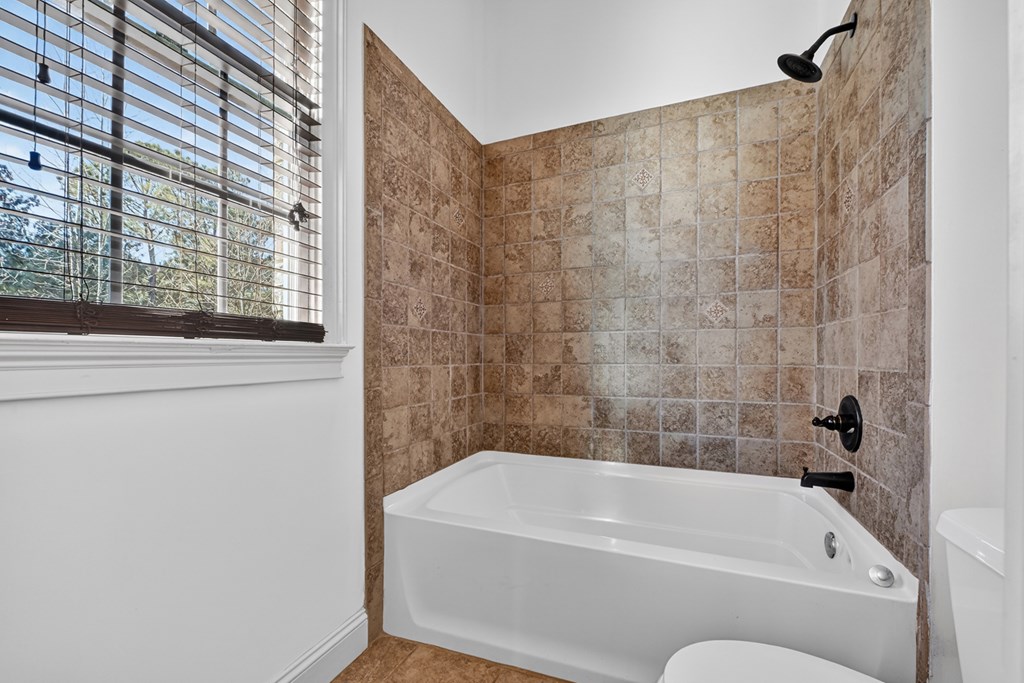 100 Fox Paw Leaf Court