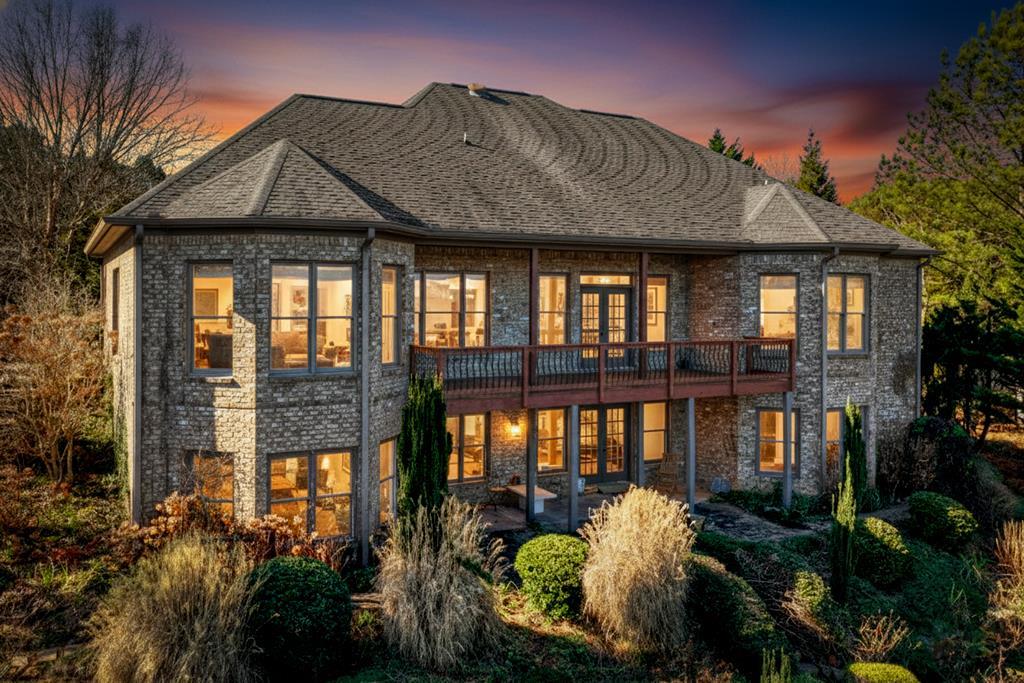 100 Fox Paw Leaf Court