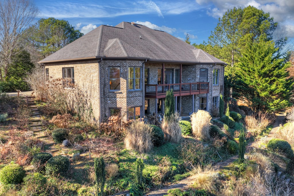 100 Fox Paw Leaf Court