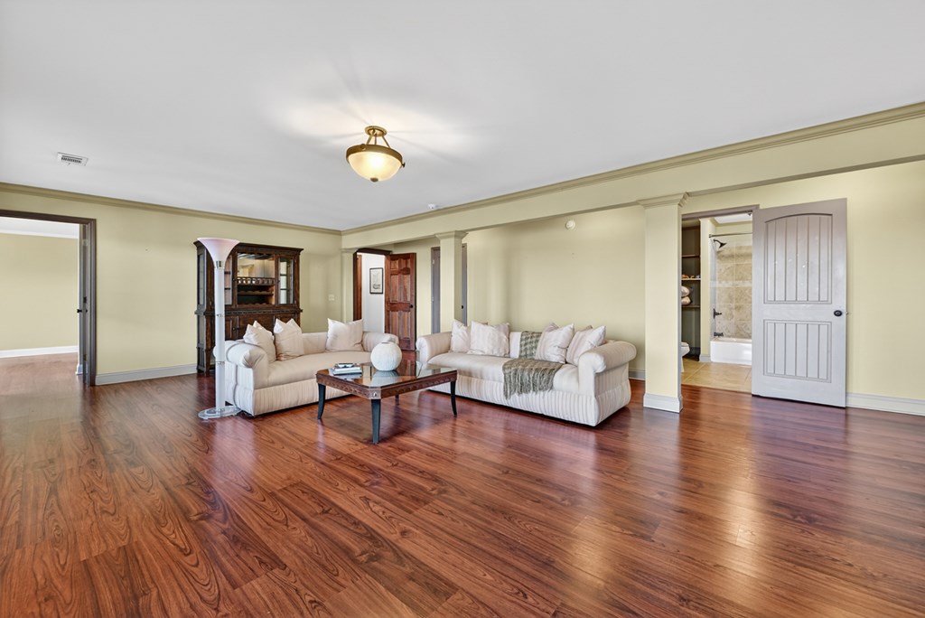 100 Fox Paw Leaf Court