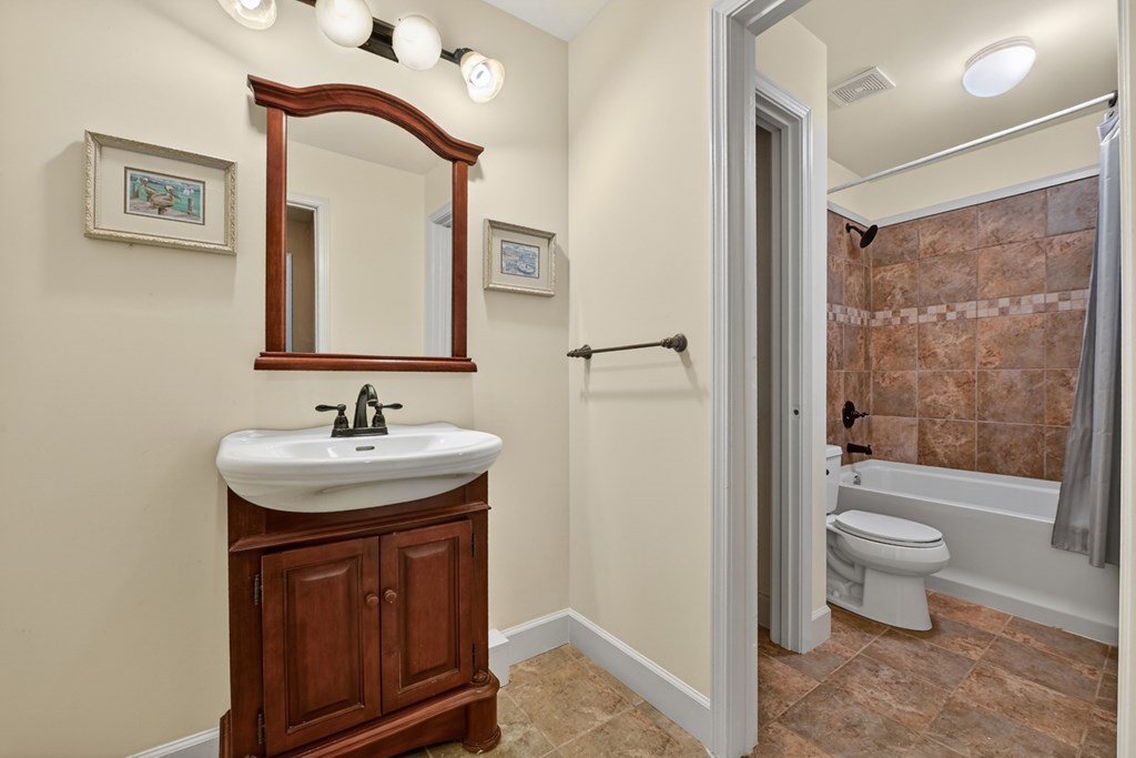 100 Fox Paw Leaf Court