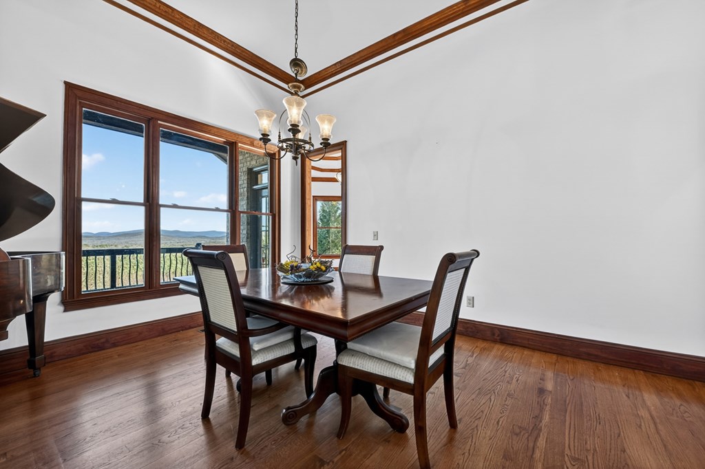 100 Fox Paw Leaf Court