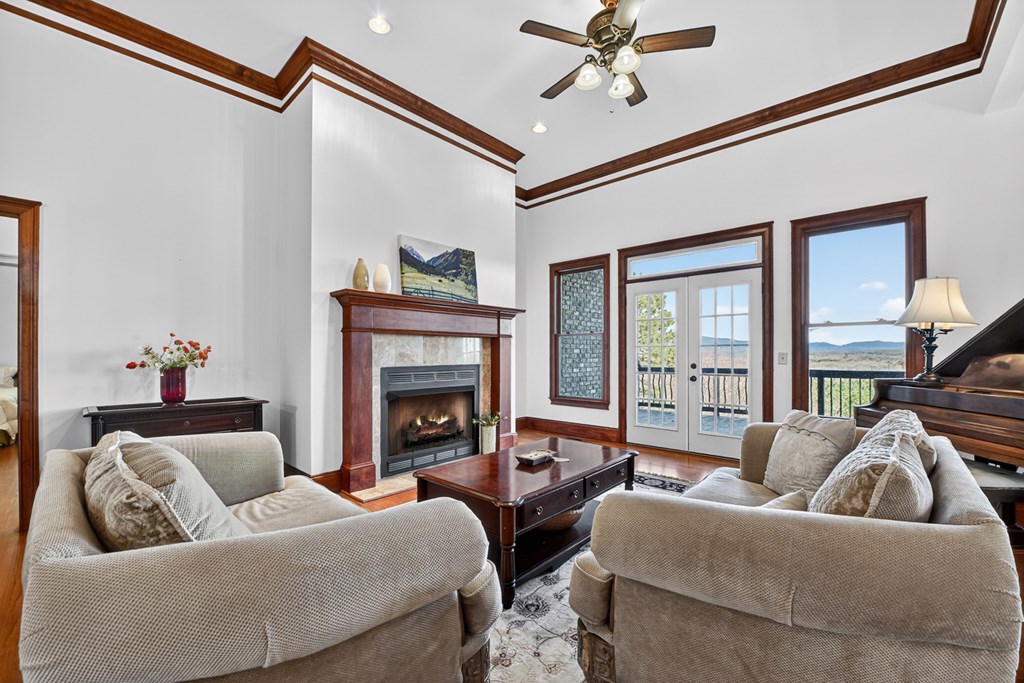 100 Fox Paw Leaf Court