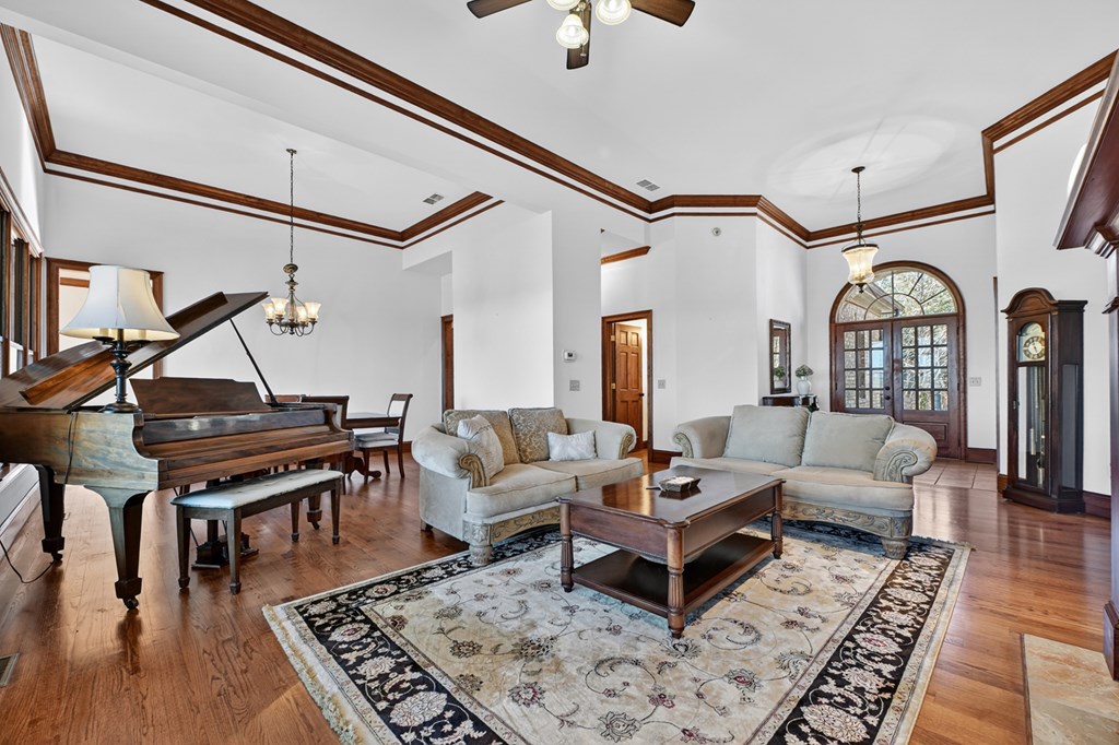 100 Fox Paw Leaf Court