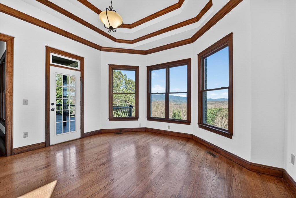 100 Fox Paw Leaf Court