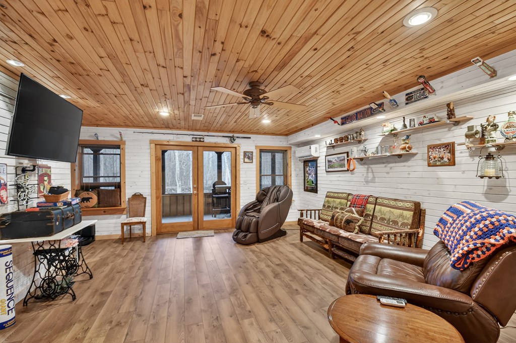 222 Grouse Lane