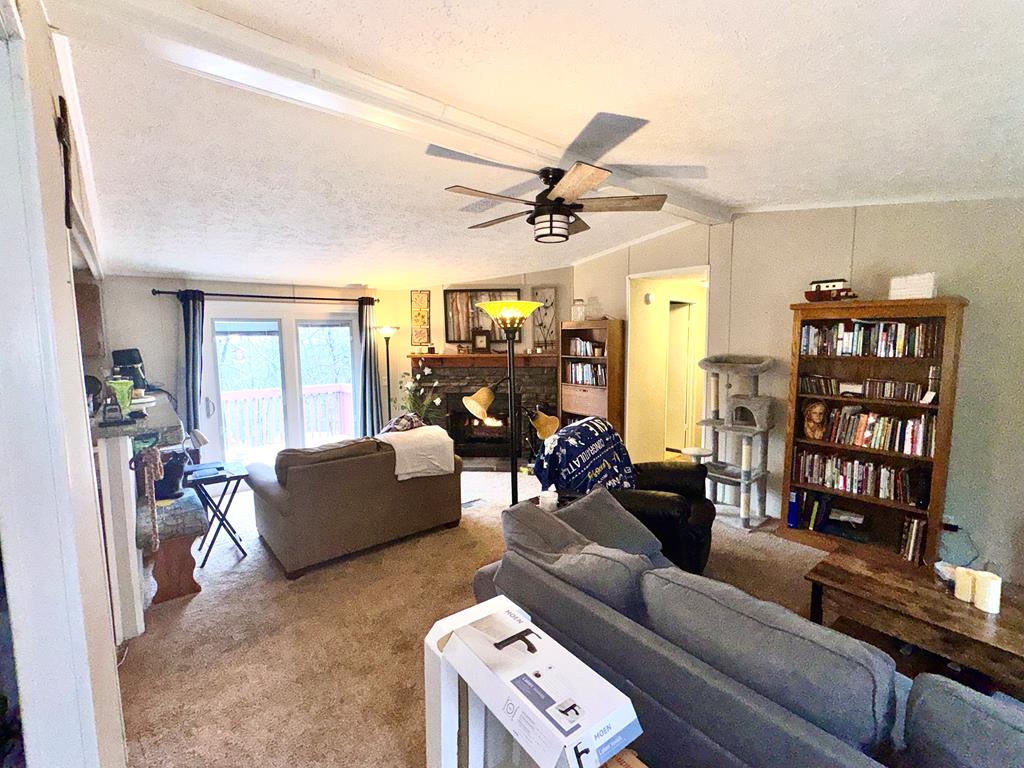 424 Mountain Oak Trail