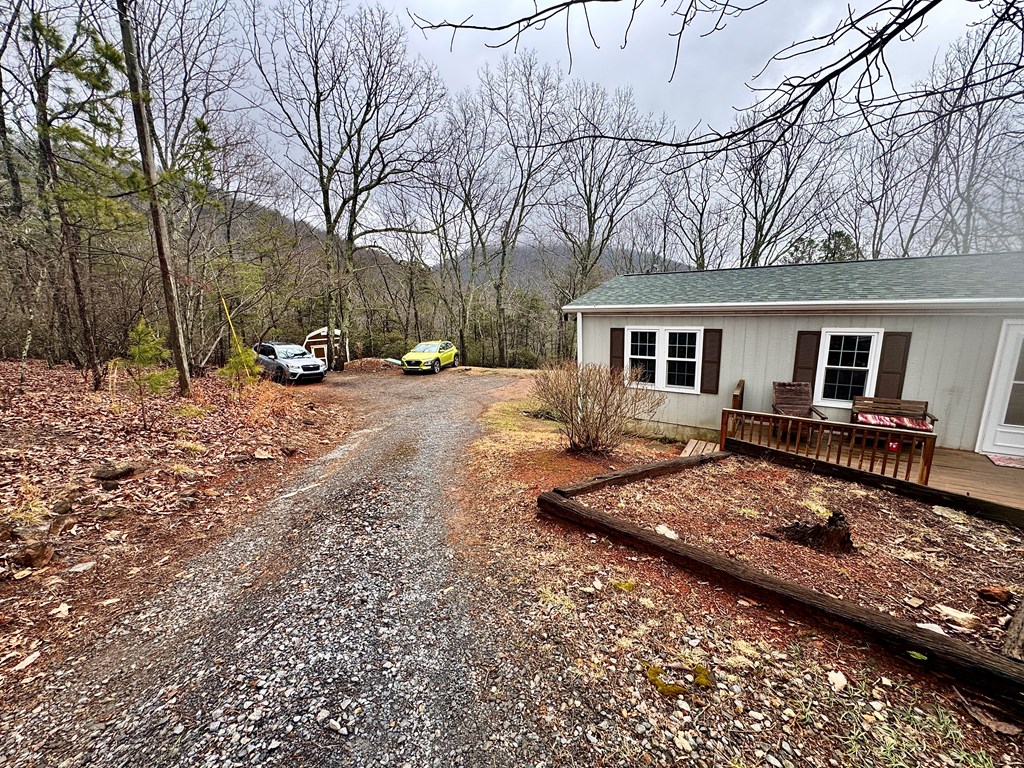 424 Mountain Oak Trail