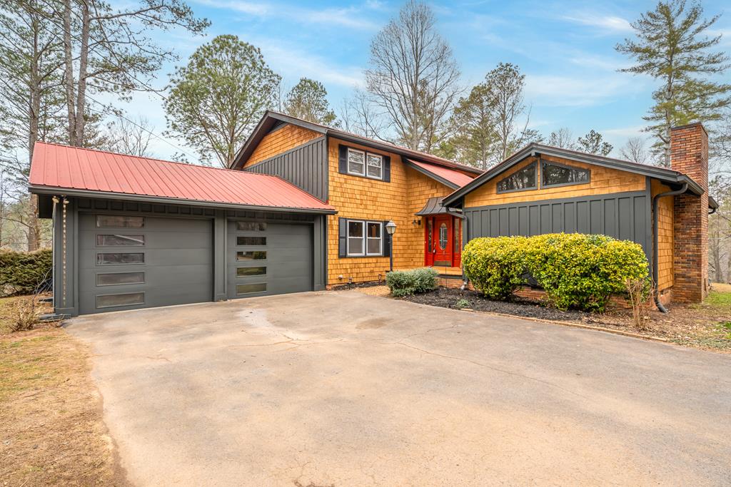 2641 E Highway 52