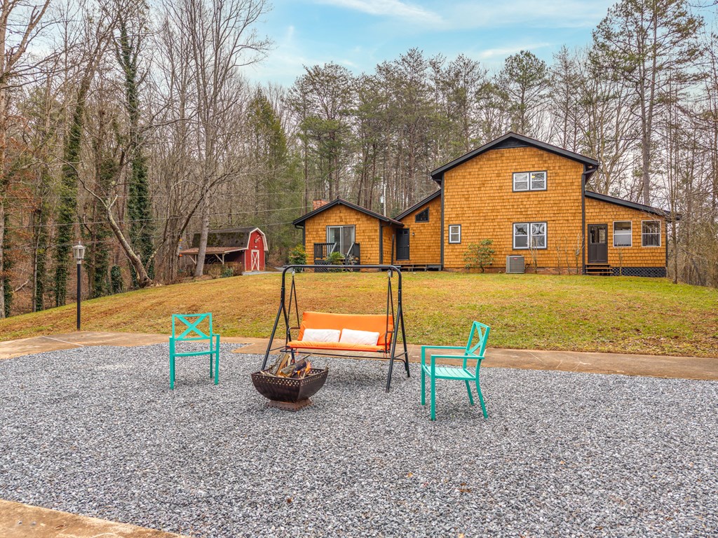2641 E Highway 52