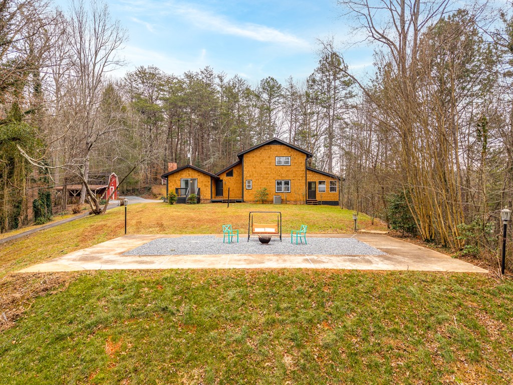 2641 E Highway 52