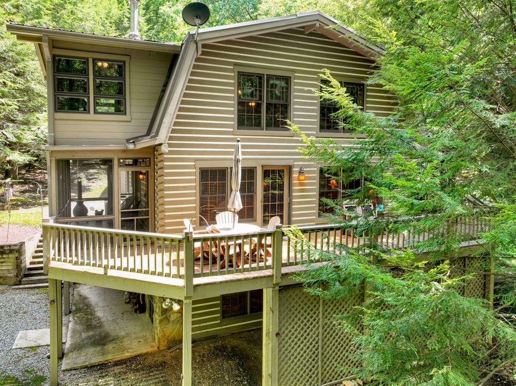 1048 Laurel Trail