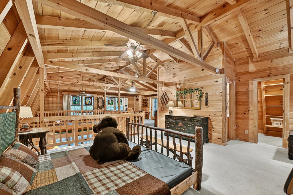 1048 Laurel Trail