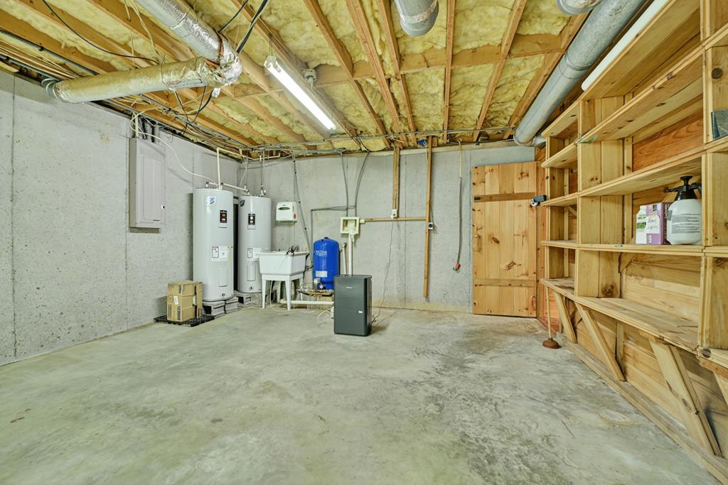 1048 Laurel Trail