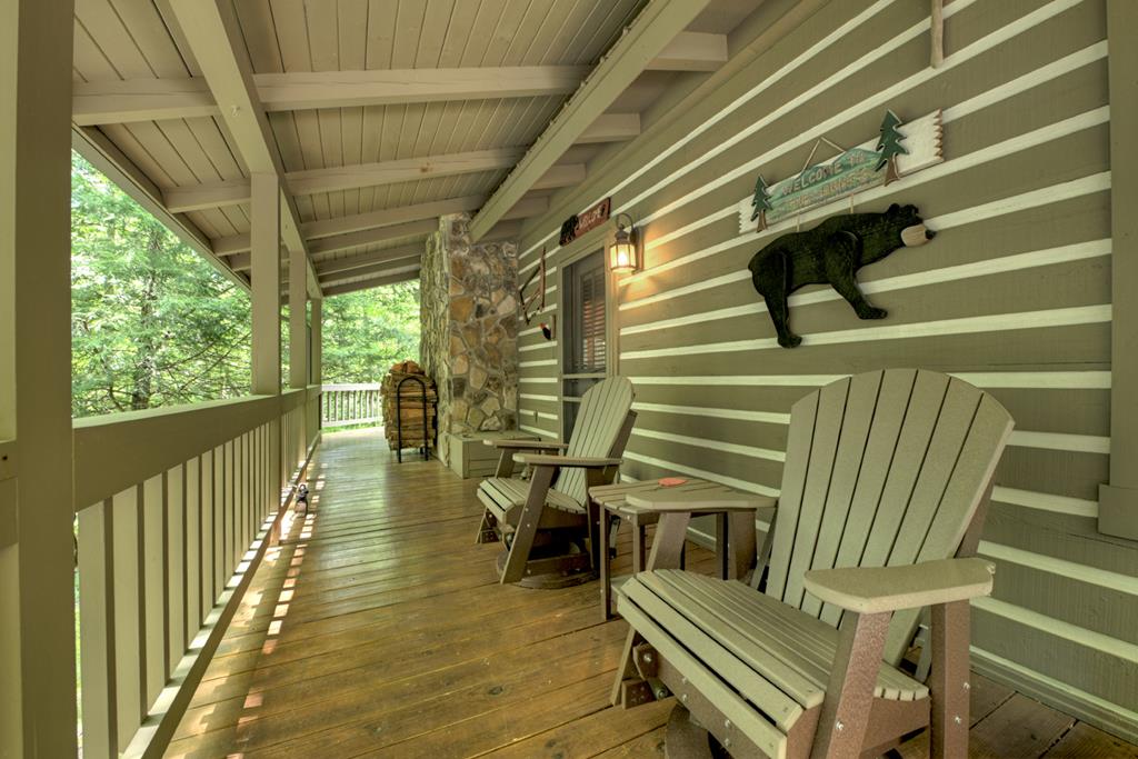 1048 Laurel Trail