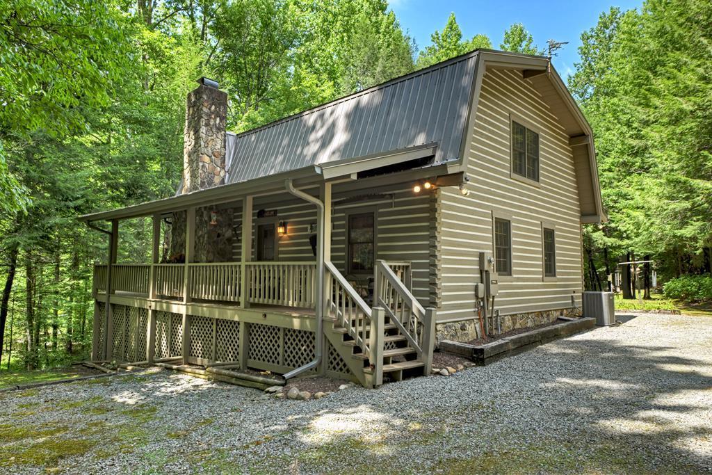 1048 Laurel Trail