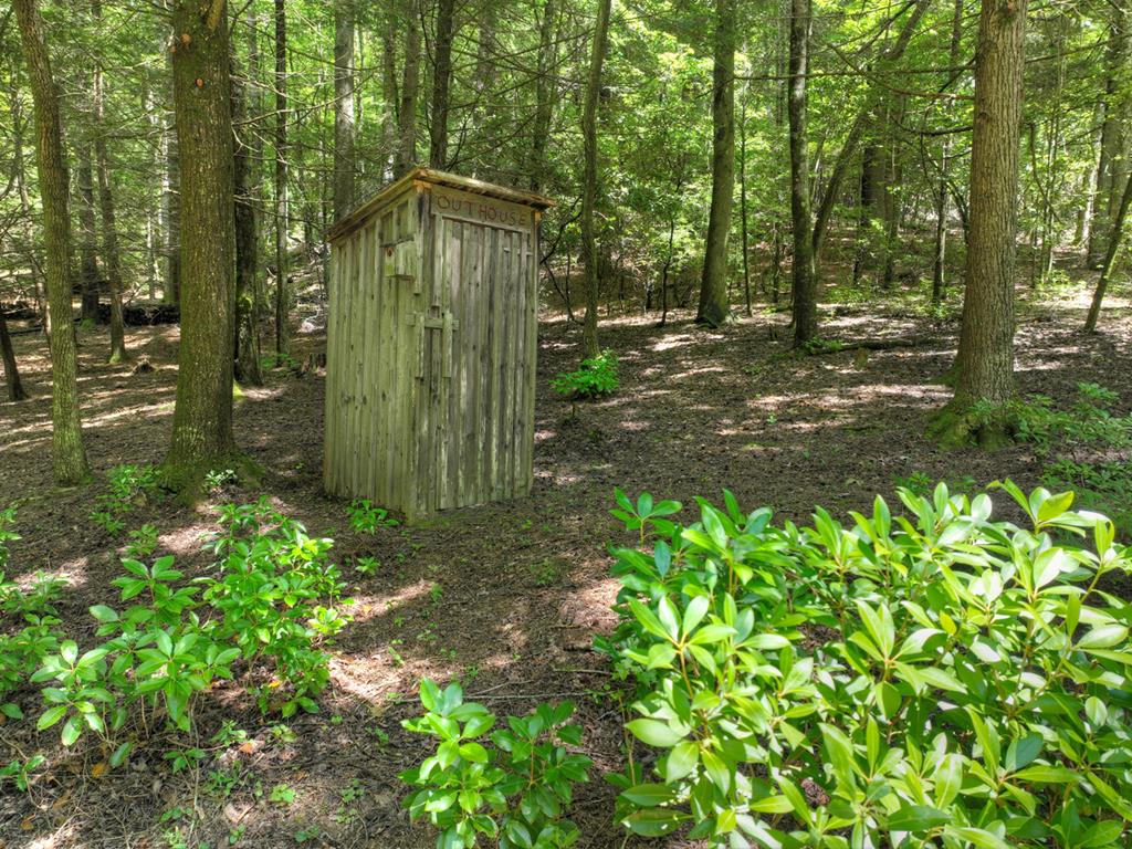 1048 Laurel Trail