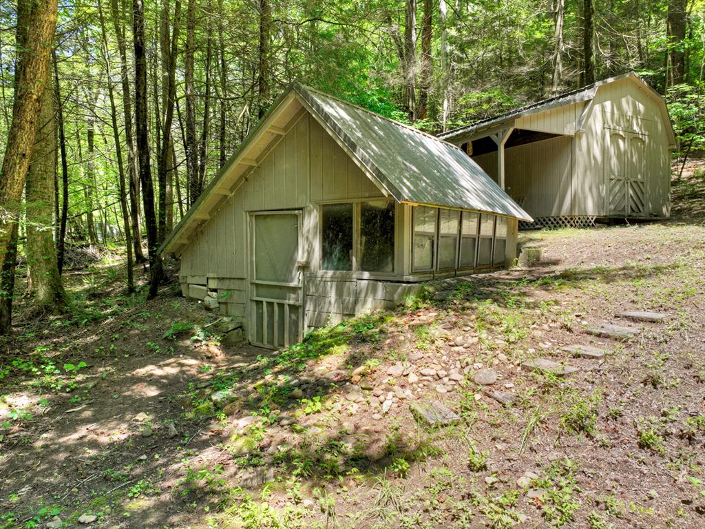 1048 Laurel Trail