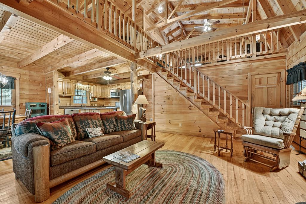 1048 Laurel Trail