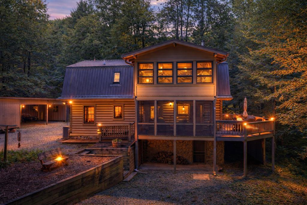 1048 Laurel Trail