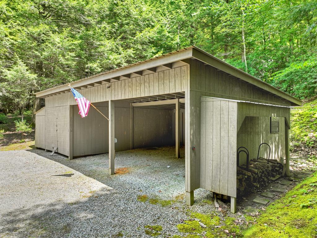 1048 Laurel Trail