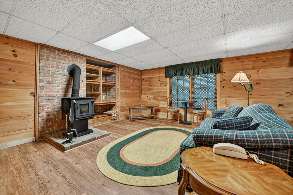 1048 Laurel Trail