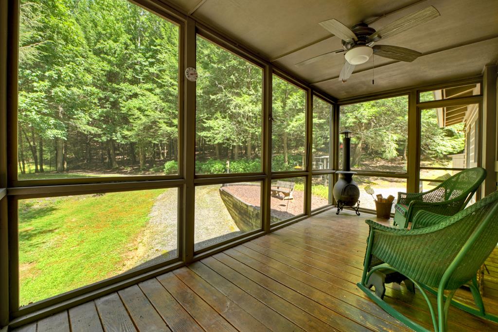 1048 Laurel Trail