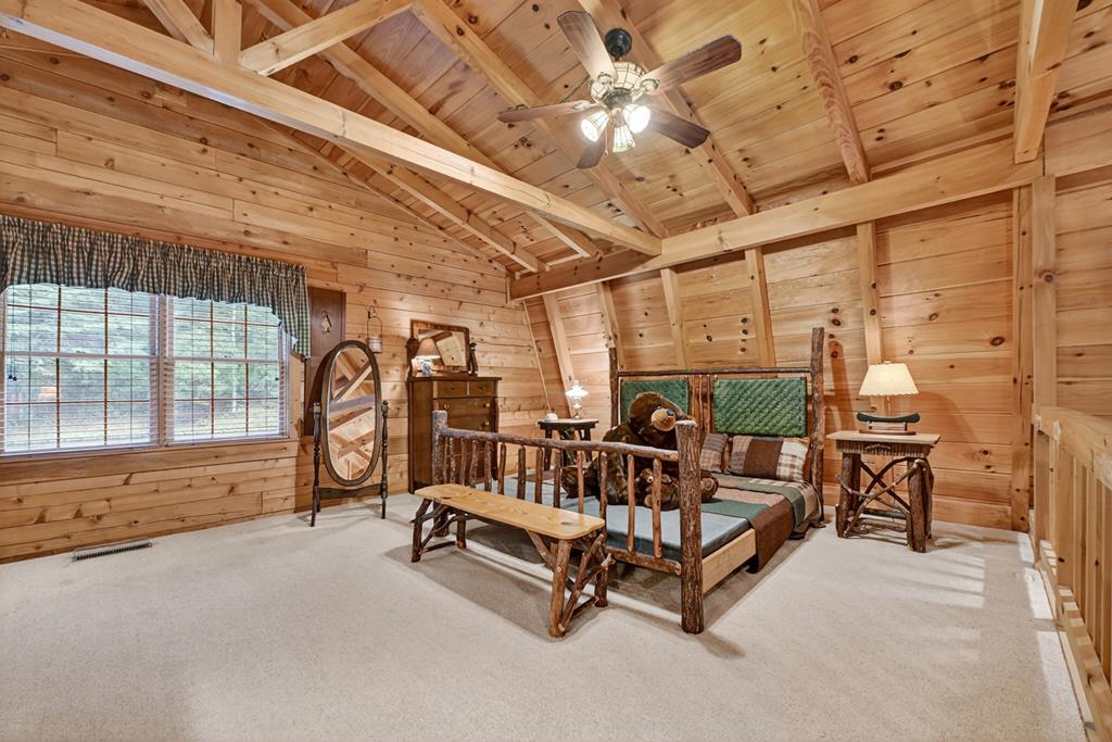 1048 Laurel Trail